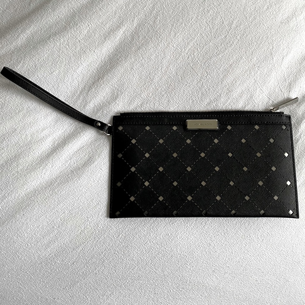 MK clutch